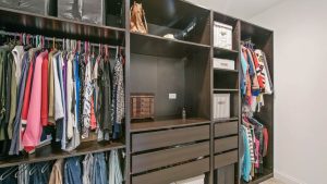 26303-marla-closet